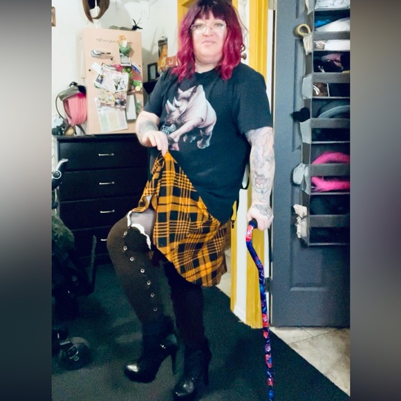 Two Pairs Knit and Lace Leg Warmers with Button closure - Picture 2 of 6